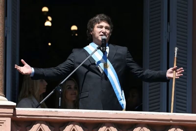 阿根廷新任總統米雷伊10日就職。（路透社）