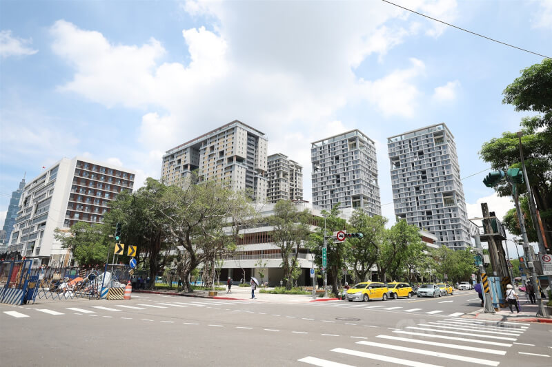 圖為廣慈博愛園區社會住宅外觀街景。 （中央社檔案照片）