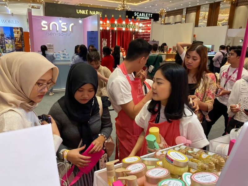 印尼消費者對台灣美妝保養品牌展現極大興趣，特別是護髮品及面膜等產品。（Rocketindo「印尼火箭」提供）中央社記者李宗憲雅加達傳真  112年12月15日
