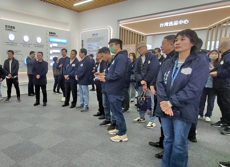 連江縣長王忠銘13日率團前往中國大陸福州市,進行文化、經貿、觀光等方面交流,盼透過對岸發展馬祖的優勢,彌補自身的不足。(連江縣政府提供)中央社記者黃旭昇連江縣傳真 112年12月15日