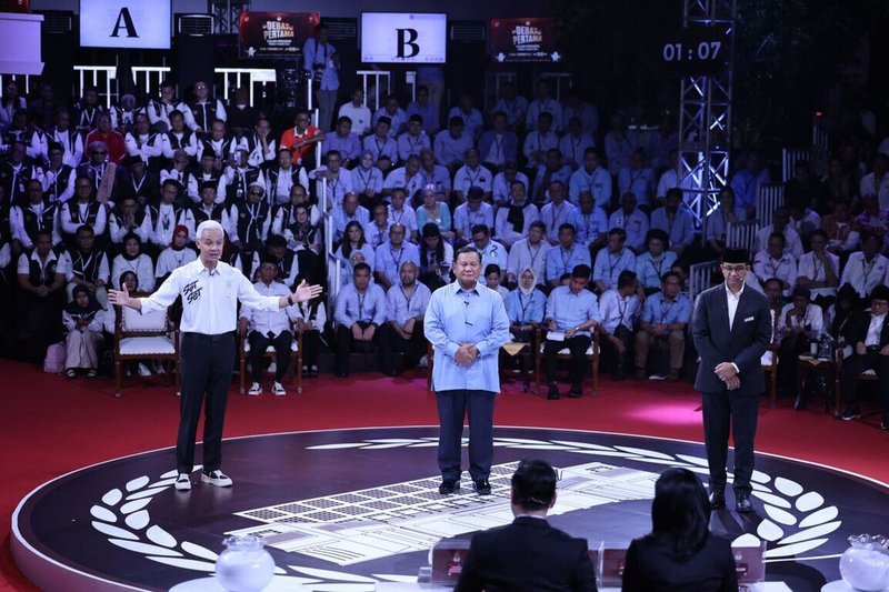 印尼首場總統大選辯論，3名候選人脣槍舌戰引熱議，特別是阿尼斯和普拉伯沃關於民主的爭論，更成為選戰重要議題。（甘查爾競選團隊提供）中央社記者李宗憲雅加達傳真  112年12月16日