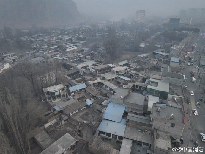 中國甘肅省18日深夜發生強震，截至目前為止已知造成118人死亡。（圖取自中國消防微博網頁weibo.com）