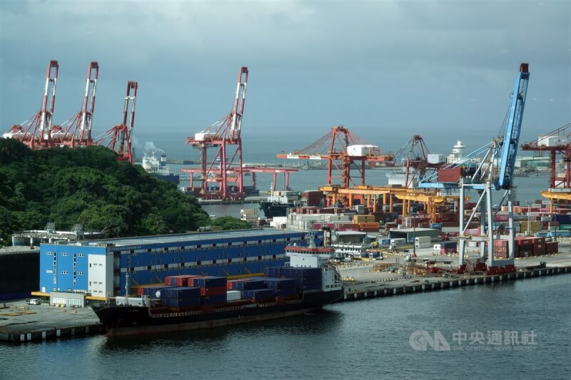 圖為基隆港貨櫃碼頭。（中央社檔案照片）