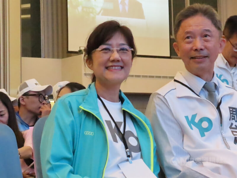 無黨籍新竹市立委參選人柯美蘭（左）。（中央社檔案照片）