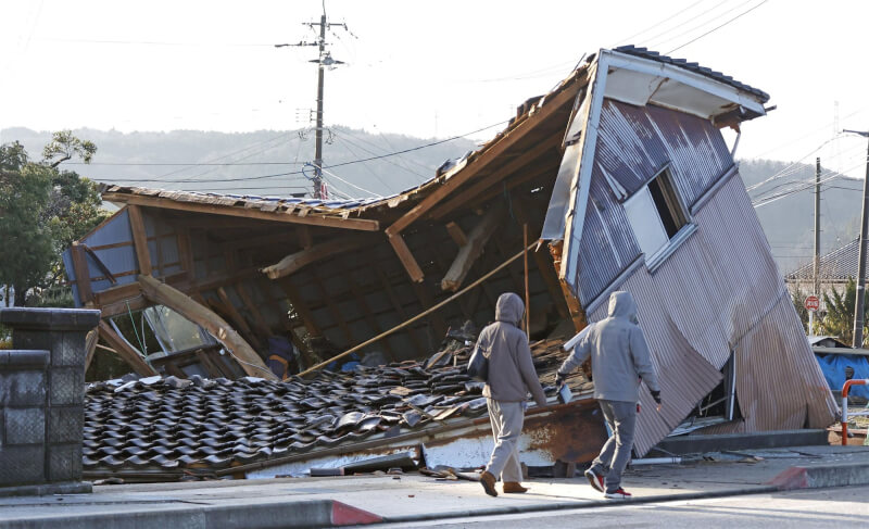 日本石川縣1日發生強震，志賀町建築物倒塌。（共同社）