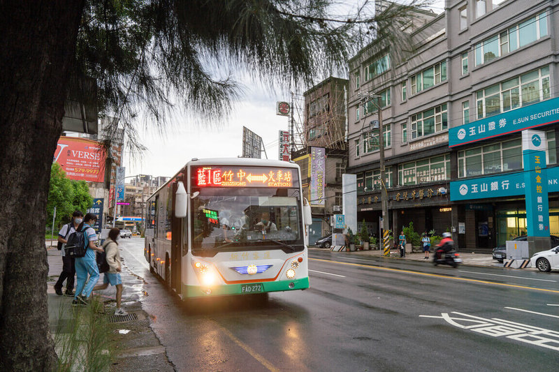 新竹市政府3日表示，6日起藍1區公車路線每天將增6班，以滿足尖峰時段民眾搭乘需求。（新竹市政府提供）中央社記者郭宣彣傳真  113年1月3日