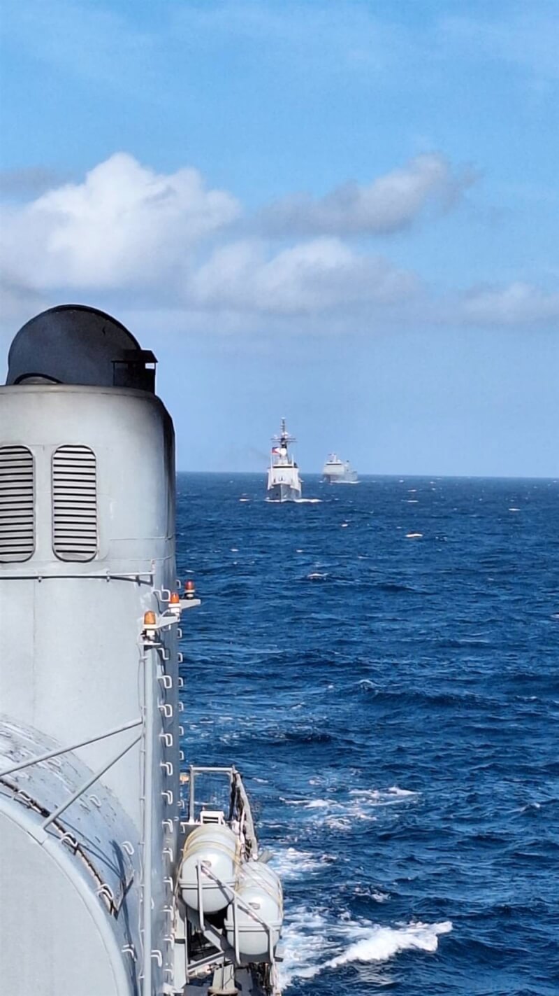 菲律賓海軍近海巡邏艦「皮勒號」、「艾卡拉茲號」和丹轆級船塢登陸艦「南納卯號」今天於菲美第2次海上合作行動期間列隊。（菲律賓軍方提供）中央社記者陳妍君馬尼拉傳真 113年1月3日