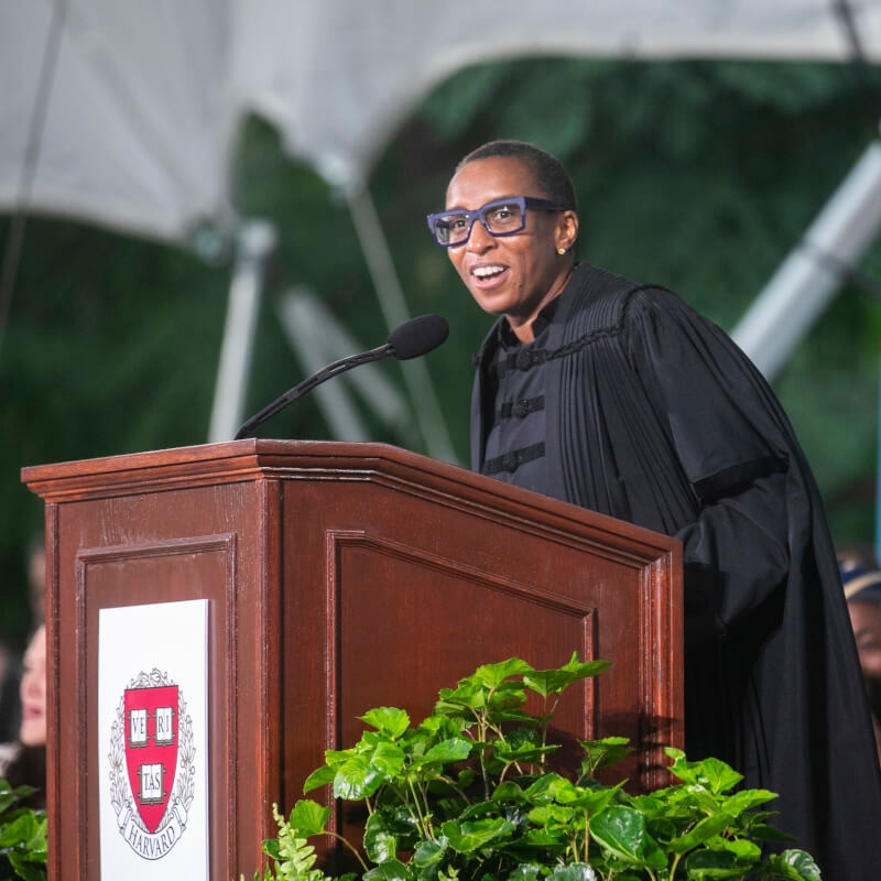 美國哈佛大學校長蓋伊任職半年，於2日宣布辭職，成為哈佛最短命校長。（圖取自facebook.com/Harvard）
