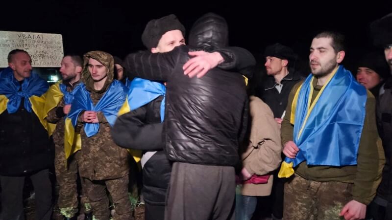 烏克蘭和俄羅斯3日宣布進行了近5個月來首次戰俘交換。（Ukrainian Armed Forces/Coordination Headquarters for the Treatment of Prisoners of War/Handout via 路透社 ）