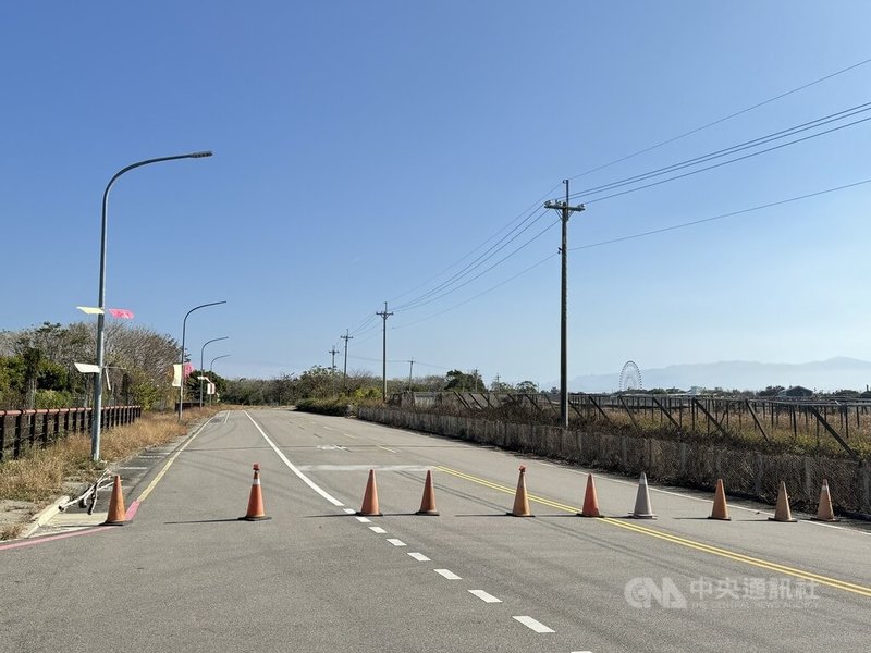 小熊藝術村將遷出台中世界花卉博覽會外埔園區，目前進入園區的道路已封閉，禁止通行。中央社記者趙麗妍攝 113年1月17日