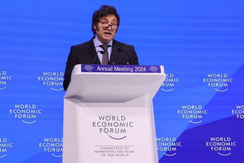 阿根廷總統米雷伊出席瑞士達沃斯世界經濟論壇。（路透社）