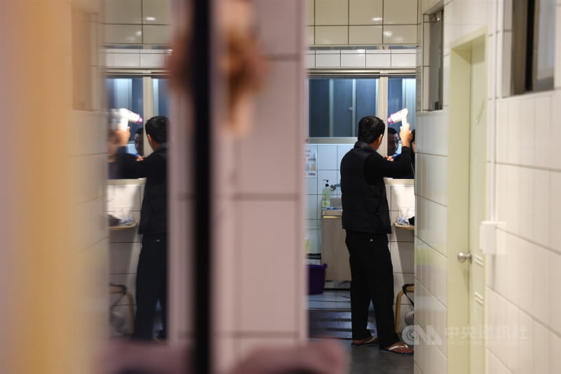 香香澡堂讓無家者重拾清新自信。中央社記者王騰毅攝 113年1月20日