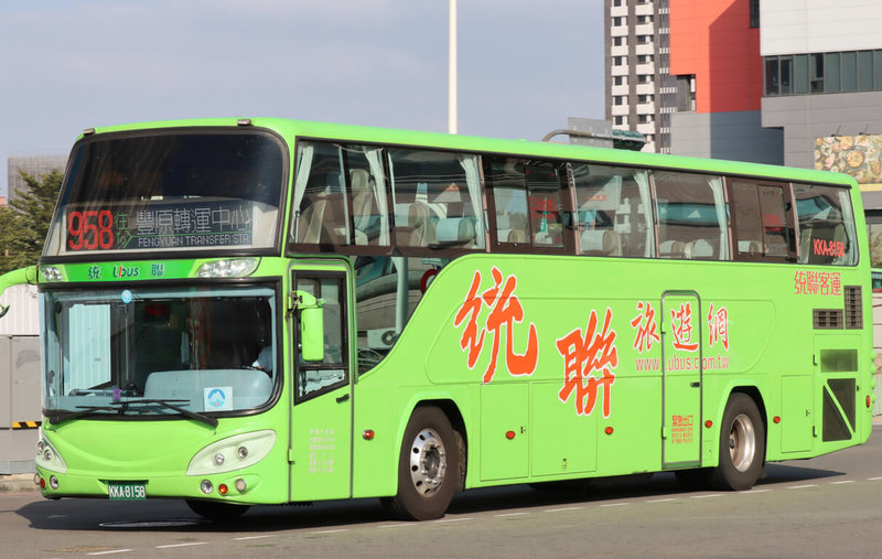 台中市958路「豐原轉運中心-台中車站」公車串聯豐原轉運中心、豐南地區、十甲路、新建國市場、台中車站等，豐原到台中省下30分鐘車程，節省將近一半時間。（台中市政府提供）中央社記者趙麗妍傳真  113年1月26日