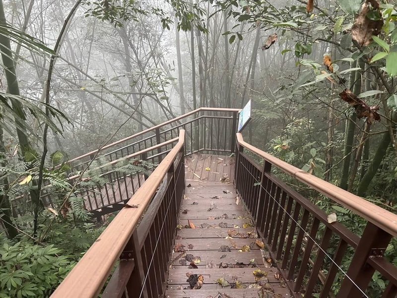 交通部觀光署參山國家風景區管理處6日表示,苗栗縣南庄鄉鹿場部落附近的苦花潭步道設施改善工程已完工啟用,提供遊客更安全友善的休憩空間。(參山國家風景區管理處提供)中央社記者管瑞平傳真 113年2月6日