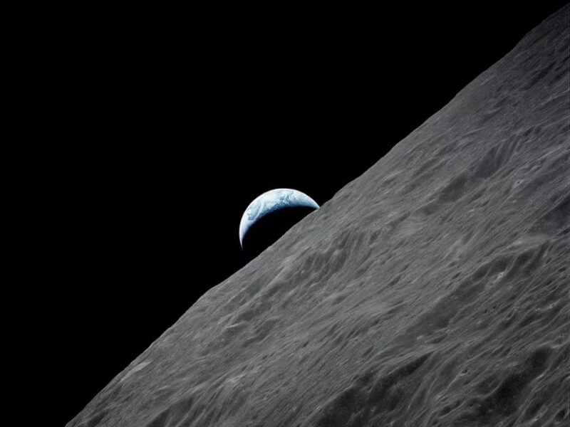 圖為1972年阿波羅17號太空船在月球上拍攝到地球。（路透社）