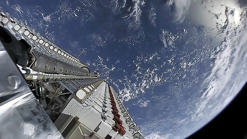 馬斯克的星鏈衛星網路服務。（示意圖／圖取自維基百科共享資源，作者：Official SpaceX Photos，CC0）