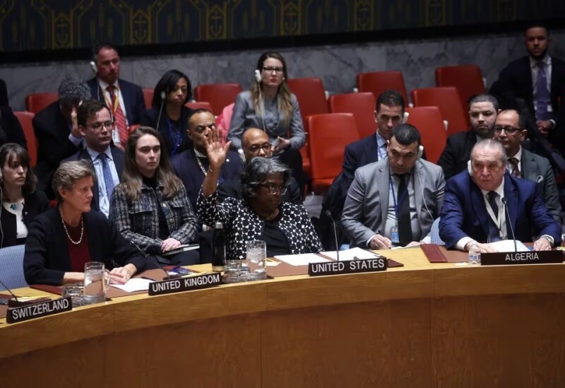 聯合國安全理事會13國支持有關以哈戰爭決議草案，要求兩方立即人道停火，美國20日再度否決。（路透社）