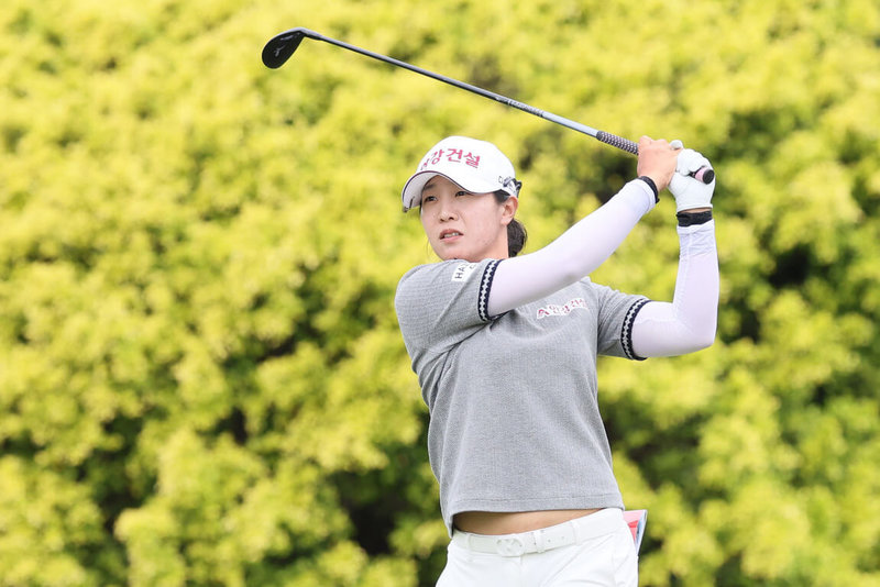 TLPGA鴻海台灣女子高爾夫錦標賽22日進行首回合賽事，韓國女將任津希發揮實力，以3桿之差獨居領先。（TLPGA提供）中央社記者黎建忠傳真  113年2月22日