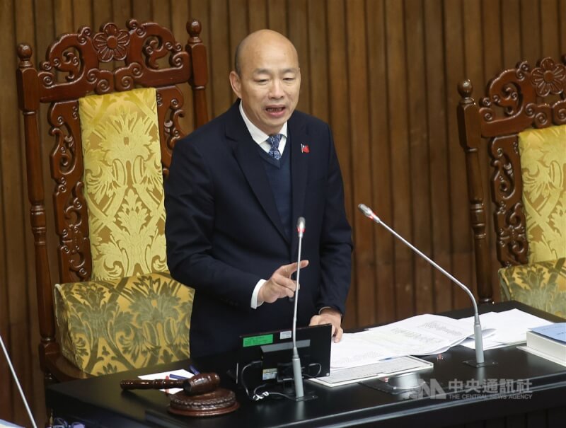 立法院23日邀請行政院長陳建仁率同相關部會首長列席，就民進黨政府執政8年台灣食安問題總檢討專案報告並備質詢，由立法院長韓國瑜（圖）主持院會。中央社記者趙世勳攝 113年2月23日