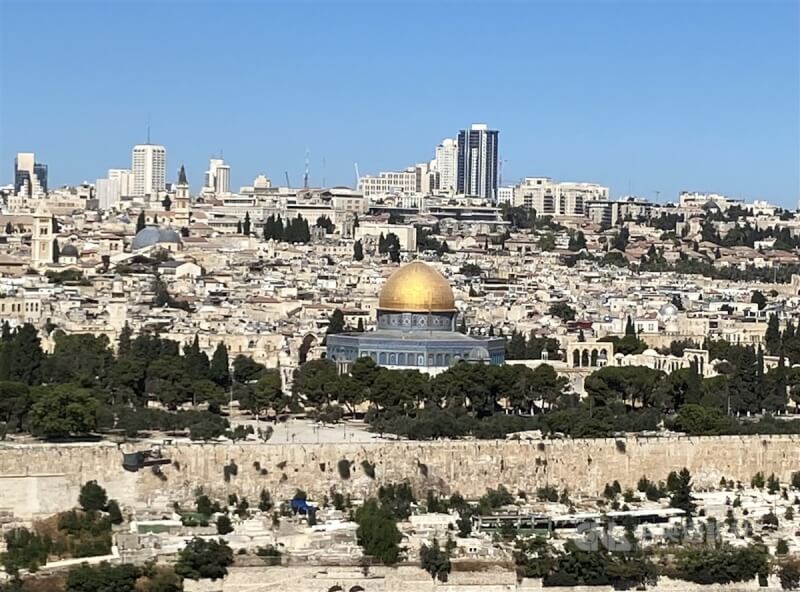 圖為耶路撒冷舊城，正中黃金圓頂建築為阿克薩清真寺（Al-Aqsa Mosque）大庭院內的圓頂清真寺（the Dome of Rock），攝於2022年9月11日。 中央社記者賴素芬耶路撒冷攝 113年2月25日