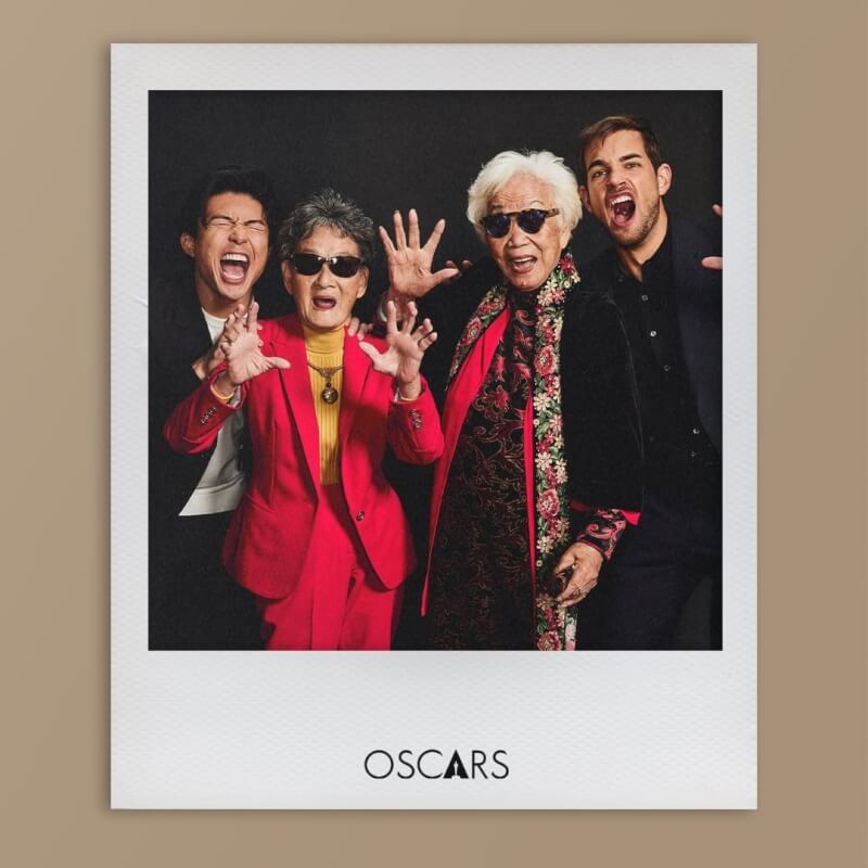 「奶奶跟外婆」入圍最佳紀錄短片，導演王湘聖（左起）與外婆張麗華、奶奶易揚輝、製片Sam Davis在奧斯卡頒獎典禮前合影。（圖取自instagram.com/theacademy）