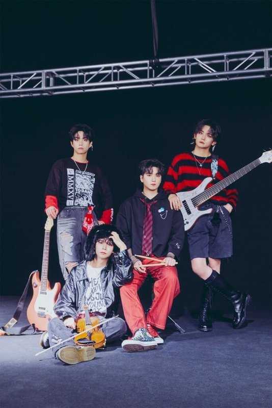 韓國樂團LUCY迎接出道4週年,4月26日將在台灣Zepp New Taipei舉辦巡迴演唱會,期待能與粉絲見面,並朝著他們2024年「舉辦更多場演唱會」的心願目標邁進。(超級圓頂提供)中央社記者葉冠吟傳真 113年3月2日