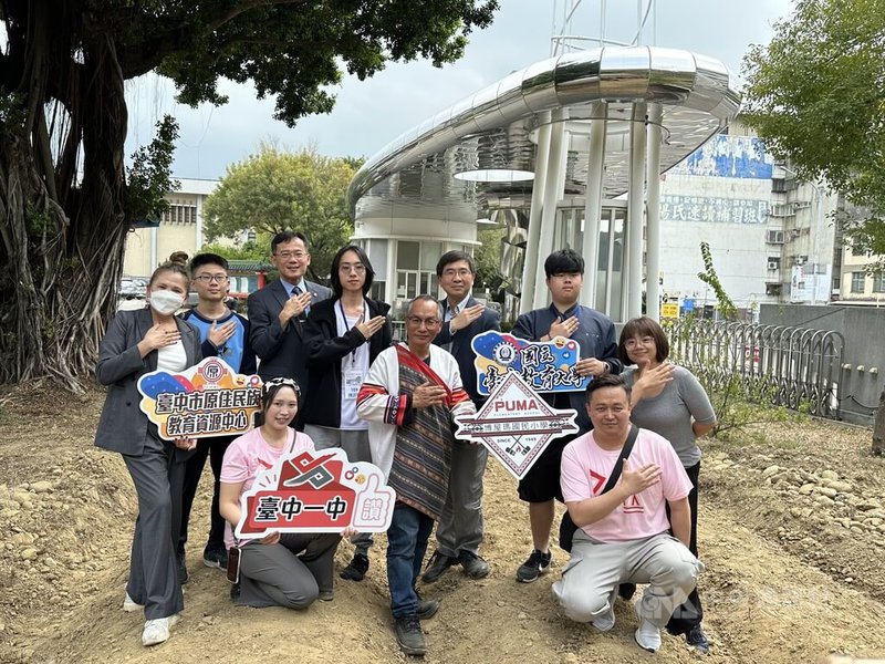 台中一中攜手博屋瑪國小、台中教育大學等推動原住民族教育議題,中一中並在校內開闢小米田,透過種小米推廣全民原教。中央社記者趙麗妍攝 113年3月6日