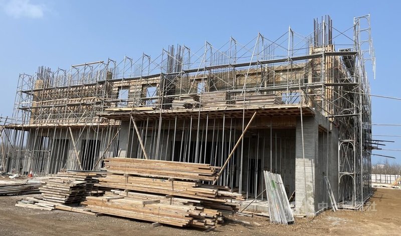 天主教靈醫會澎湖惠民醫院募集經費新建長照醫療大樓,規劃2棟分別為4、5層樓高建物,將為在地鄉親打造一個長照、門診、住院、復健及居家護理等醫療及長照兼顧的園區,但如今工程費用大幅增加,盼各界能響應募款活動,協助補齊經費缺口。中央社 113年3月8日