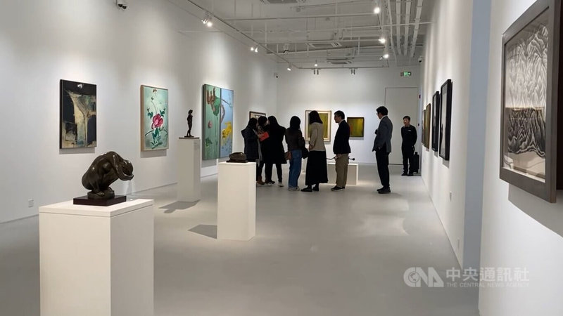誠品畫廊北京設在798藝術區。圖為畫廊內部與開幕展的藝術品。中央社記者呂佳蓉北京攝 113年3月8日