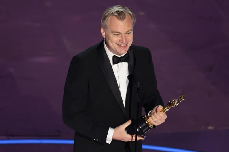 英國導演克里斯多福諾蘭10日以「奧本海默」摘下奧斯卡最佳導演獎。（路透社）
