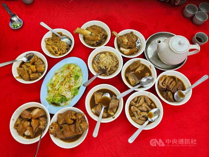 大馬是多元種族國家，美食文化多元，其中華人美食肉骨茶極具特色。中央社記者黃自強吉隆坡攝 113年3月13日