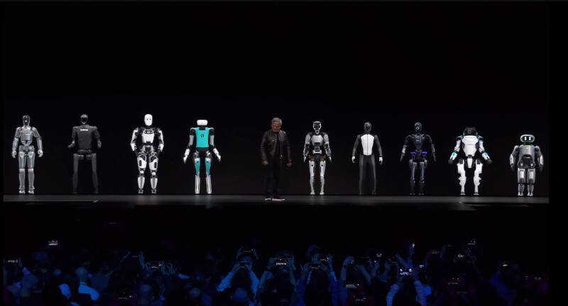 NVIDIA執行長黃仁勳18日於GTC大會現場展示人型機器人。（圖取自NVIDIA YouTube頻道網頁youtube.com）