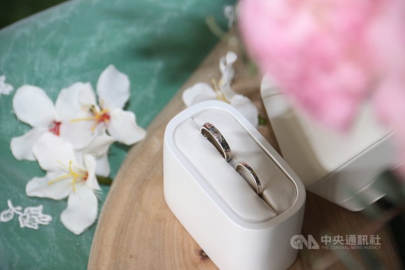 苗栗縣政府將舉辦苗栗客家桐花婚禮,徵求36對佳偶在雪白紛飛的桐花盛開季節中浪漫互許終身,活動於23日開放網路報名。中央社記者管瑞平攝 113年3月21日