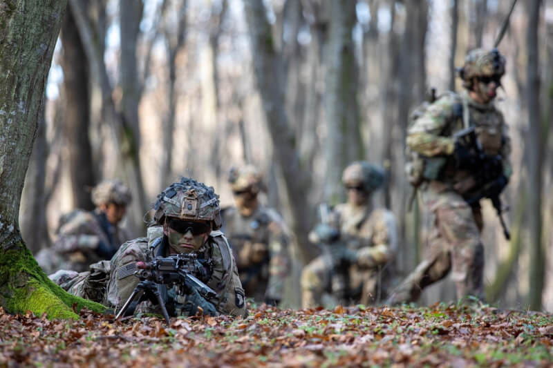 圖為美軍攻防戰術訓練。（圖取自facebook.com/USarmy）