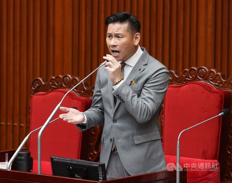 議長戴錫欽(圖)與民進黨議員李建昌在議場內互嗆。中央社記者謝佳璋攝 113年3月22日