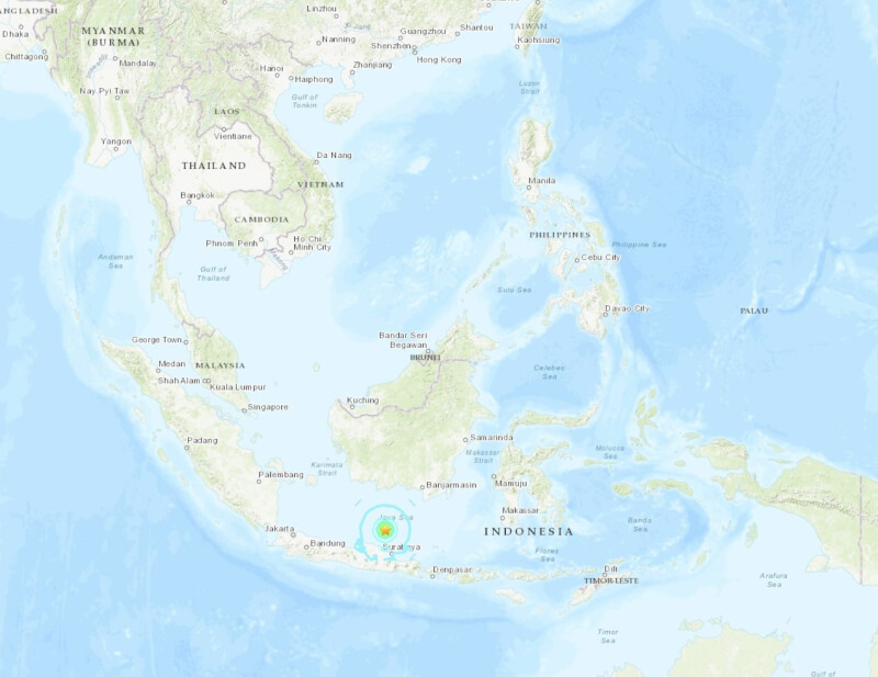 印尼爪哇島外海附近22日發生芮氏規模6.4地震。（圖取自美國地質調查所網頁earthquake.usgs.gov）