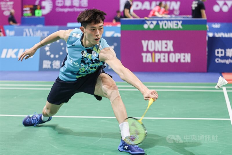 台灣「左手重砲」林俊易24日在超級300的瑞士羽球公開賽男單奪冠。（中央社檔案照片）