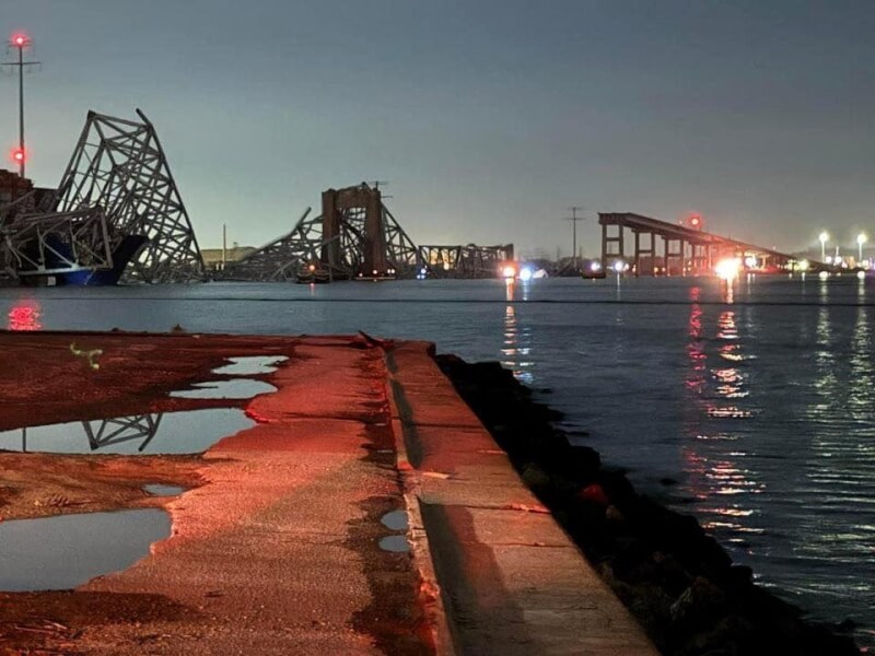 美國馬里蘭州巴爾的摩凱伊橋26日凌晨遭貨輪撞斷。（Harford County MD Fire & EMS/Handout 路透社）