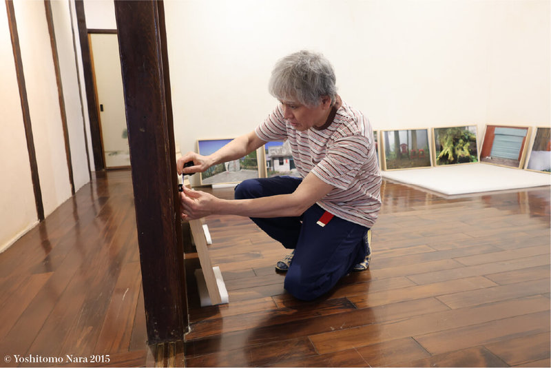 日本藝術家奈良美智日前抵達澎湖,並親自參與布展。(文總、奈良美智基金會提供)中央社記者王寶兒傳真 113年3月27日