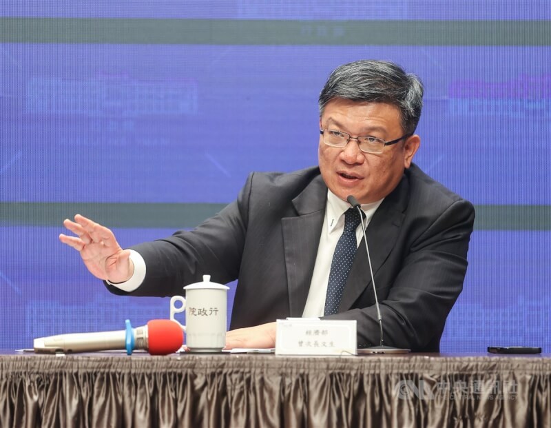 經濟部政務次長曾文生28日出席行政院院會後記者會,回應電價調漲等相關議題。中央社記者鄭清元攝 113年3月28日