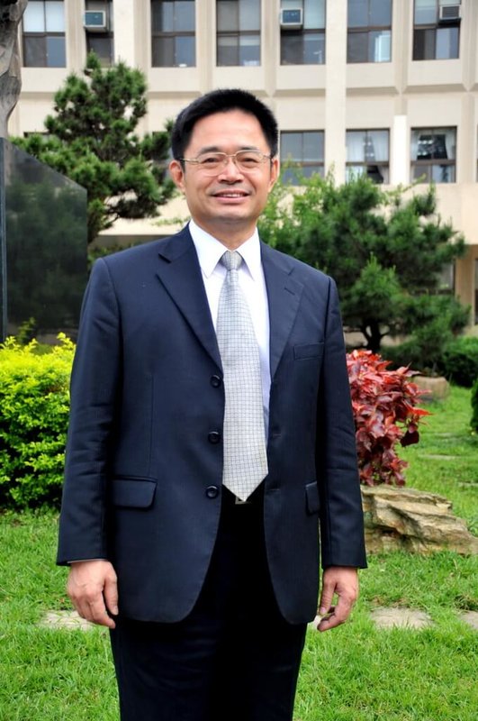 新北市政府29日發布人事調整案,新任法制局長將由前中央警察大學國境警察學系教授兼警政管理學院長蔡庭榕接任,4月1日生效。(新北市政府提供)中央社記者黃旭昇新北市傳真 113年3月29日