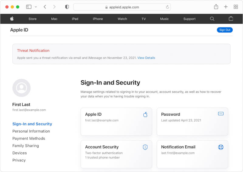 蘋果指出,如果公司發現疑似傭兵間諜軟體的攻擊,使用者登入Apple ID後,頁面上方會顯示「Threat Notification」(威脅通知)。(圖取自蘋果網頁apple.com)