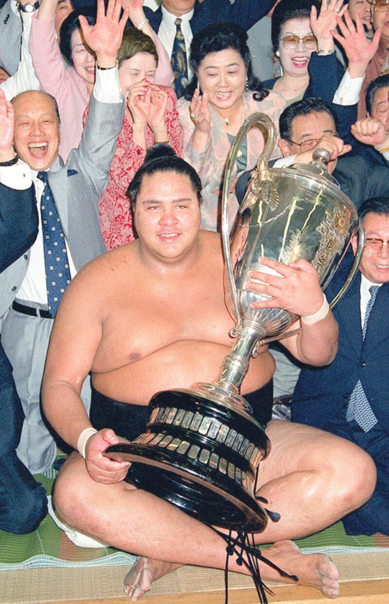 日本大相撲第64代橫綱曙太郎1992年5月在東京兩國國技館舉行的夏季大相撲錦標賽上贏得冠軍。（共同社）
