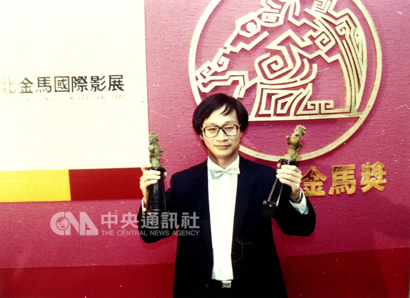 小野在1990年12月金馬獎頒獎典禮上，以「刀瘟」獲得最佳改編劇本獎。（中央社檔案照片）