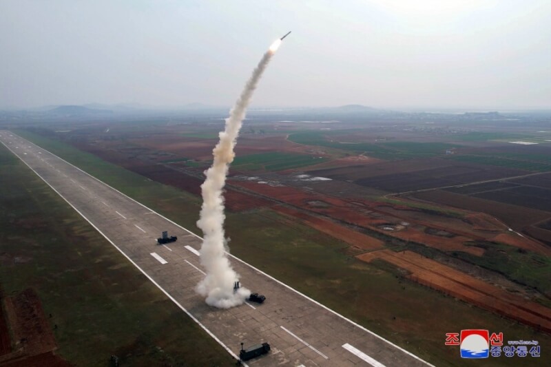 北韓20日試射新型防空飛彈。（圖取自北韓中央通信社網頁kcna.kp）
