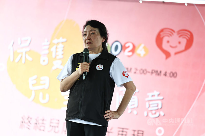 兒童權益促進協會創會理事長王薇君(圖)指出,加重刑責的訴求不是「虐童唯一死刑」,因為如此一來,反而會讓犯下過錯的人無所忌憚地持續犯罪;該做的是修正案件的法律見解及構成要件,讓兒虐案件傷害及殺人犯意的區別更加標準和明確。中央社記者翁睿坤攝 113年4月27日