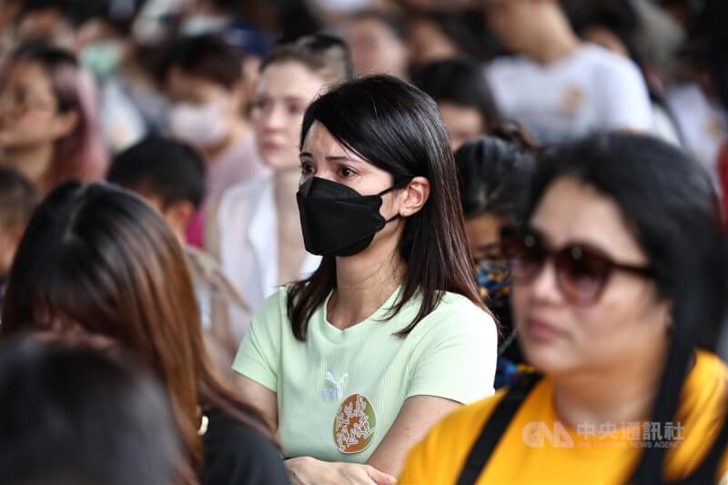有人邊聽著台上分享,忍不住眼眶泛紅。中央社記者翁睿坤攝 113年4月27日