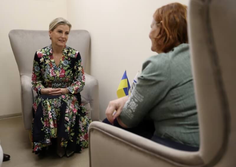 愛丁堡公爵夫人蘇菲（左）訪問烏克蘭。（Pool via 路透社）