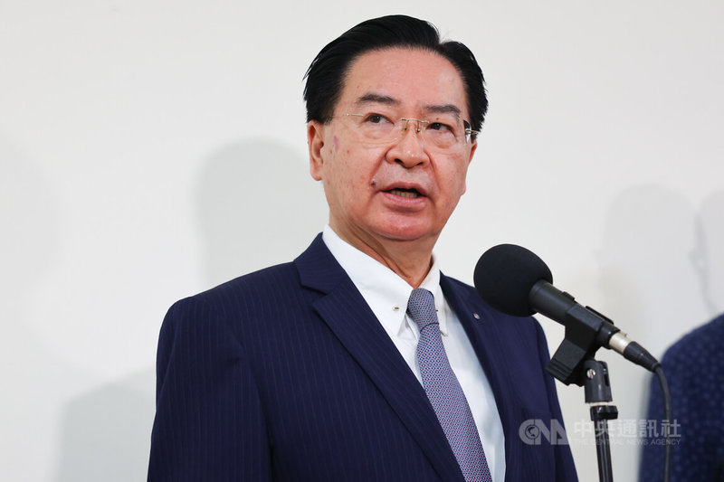 副總統當選人蕭美琴錄影現身華府論壇爭取台灣入美國國防供應鏈。外交部長吳釗燮(圖)2日受訪表示,台灣國防工業基礎雄厚,若能與美國產業結合對雙方都有利,不僅對台灣是好事,對友盟國家也非常好。中央社記者王騰毅攝 113年5月2日