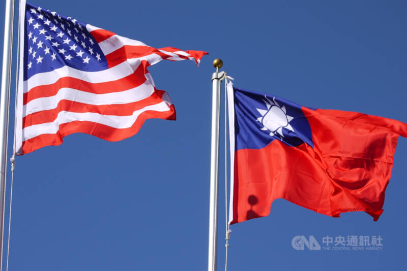 圖為台灣和美國國旗。（中央社檔案照片）